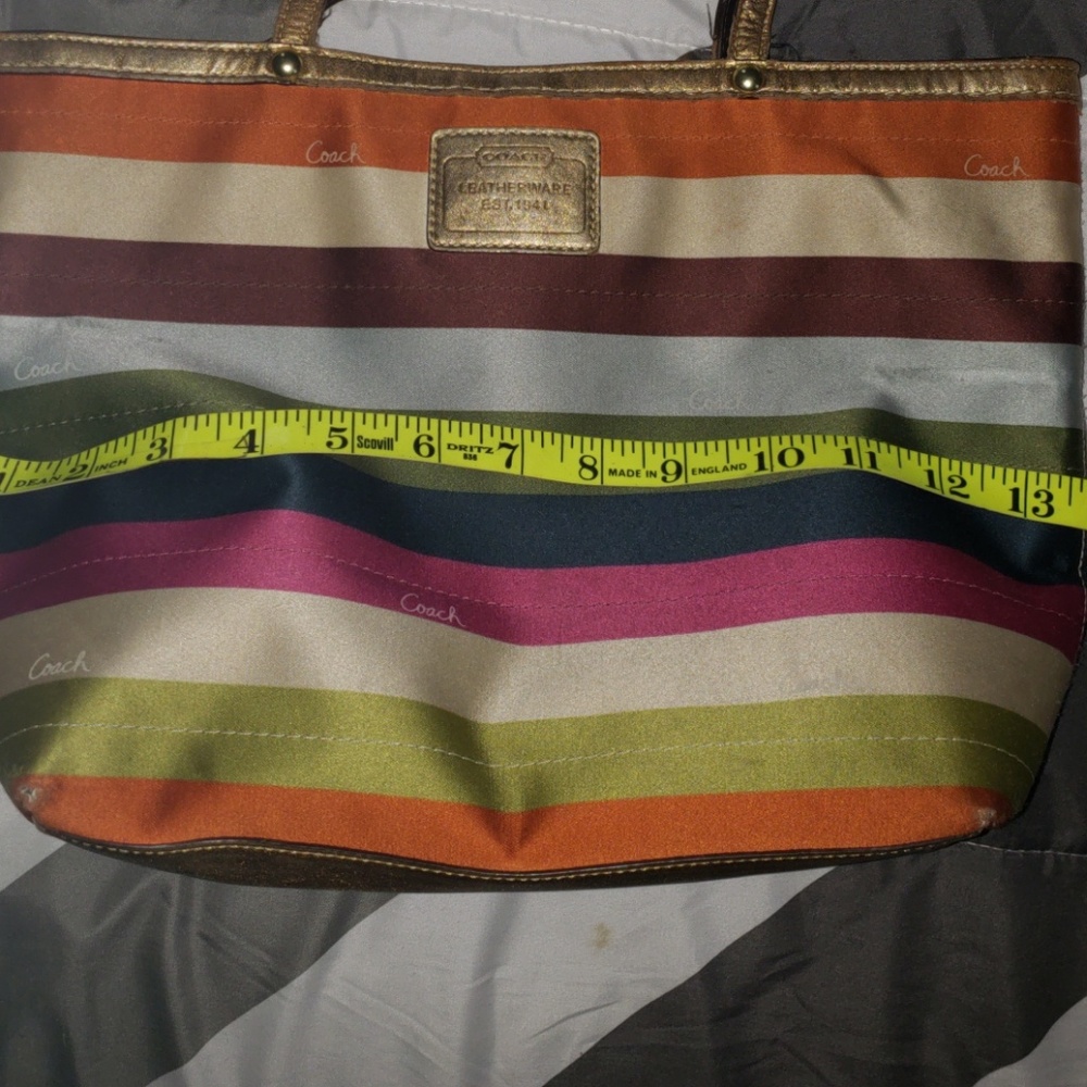 🎯Coach larger purse for sale only.Yes it is USED. - Picture 2 of 8